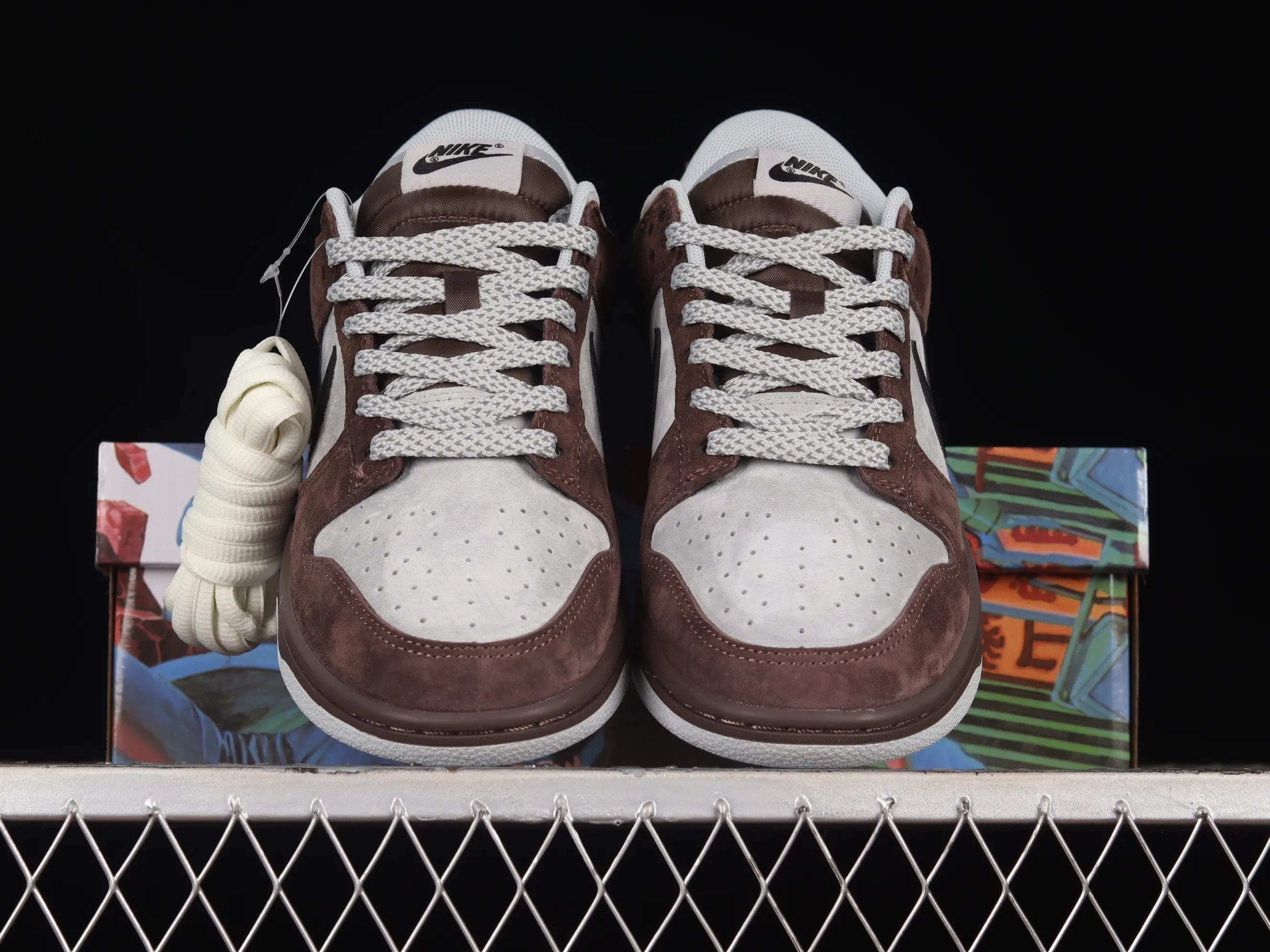 All Categories Nk SB Dunk Series Nk SB Dunk Low Low-top sneakers Otomo Katsuhiro x Nk SB Dunk Low "Steamboy OST" Creative customization collaboration Otomo Katsuhiro co-branded SB low-top sports and leisure sneakers DD9606-123